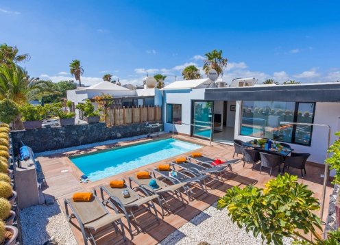 Casa Marina Blanca in Puerto del Carmen, Walk to Beach