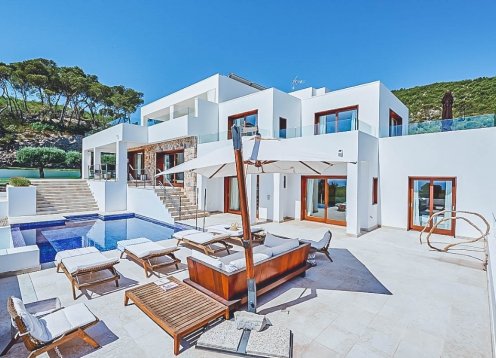 Casa Alondra Caleta in Cala Llonga, Elegant 5BR Getaway