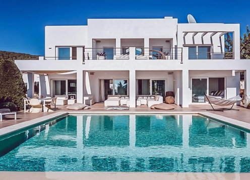 Villa Aina Sol in Cala Jondal, 6 Bedrooms Pool & Tennis Court