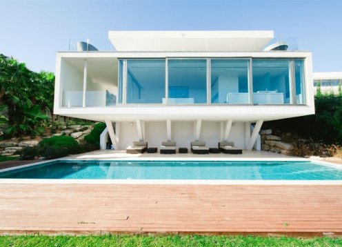 Villa Celeste Verde in Cap Martinet, sea views