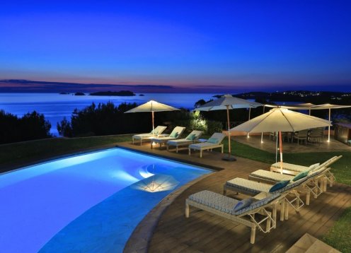 Casa Salina Azul in Cala Moli Ibiza, direct beach access