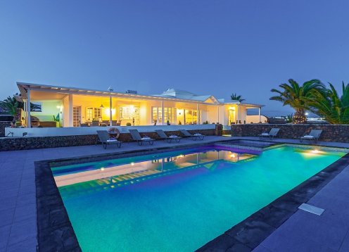 Casa Alba Jardin in Lanzarote, Sea Views and Private Pool