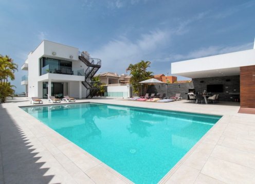 Villa Nido Clara in Costa Adeje, Heated pool, cinema and gym