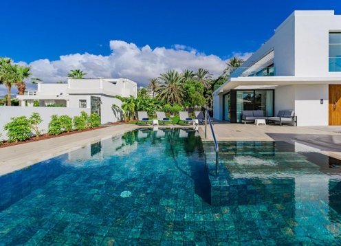 Villa Lirio Jardin in Playa de las Americas, Heated pool and sea view