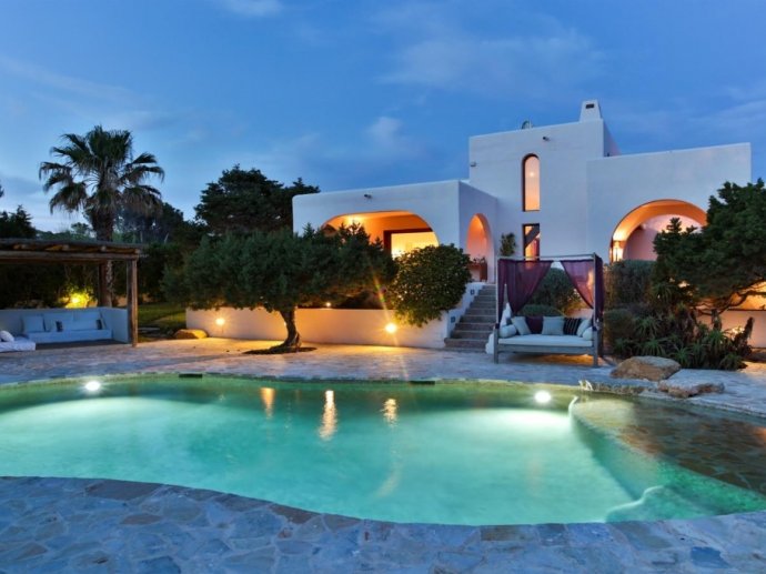 Casa Mirador Azul in Cala Tarida, Sea Views Casa Mirador Azul in Cala Tarida, Sea Views