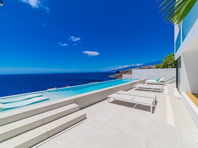 Casa Marisol Bella in Santa Cruz, Infinity pool and sea views
