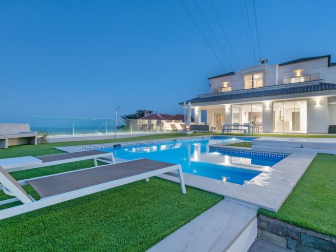 Villa Naiara Jardin in Candelaria, Heated pool and games room