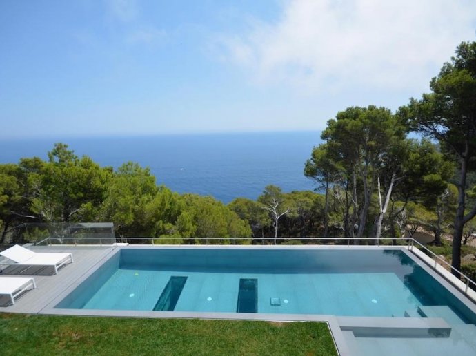 Villa Gelida in Begur, 6BR with Sea Views and Infinity Pool
