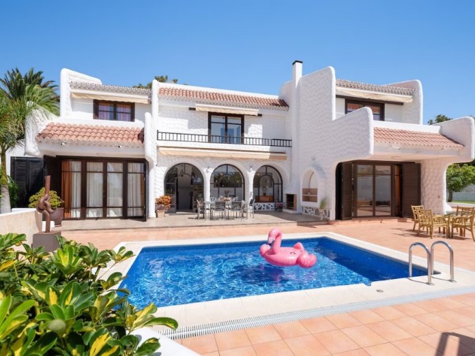 Villa Argentina - 5 Bedrooms retreat near Siam Park, Costa Adeje