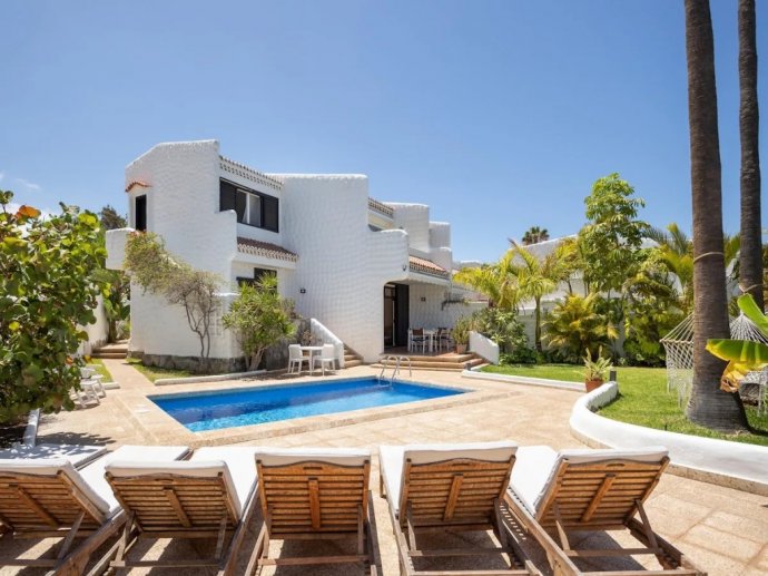 Villa Ronda - Holiday Villa Near Siam Park and Beach with Private Pool